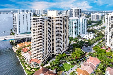 Condo in Aventura, Florida, 2 bedrooms  № 1091781 - photo 11