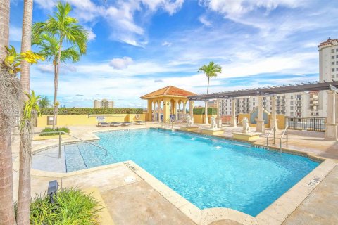 Condominio en venta en Coral Gables, Florida, 2 dormitorios, 109.07 m2 № 812722 - foto 24