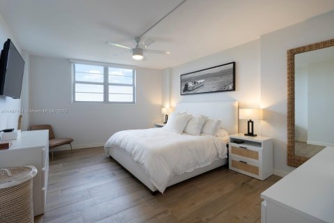 Condominio en venta en Coral Gables, Florida, 3 dormitorios, 145.86 m2 № 889769 - foto 9