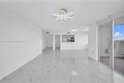 Condo in Aventura, Florida, 2 bedrooms  № 1232516 - photo 7