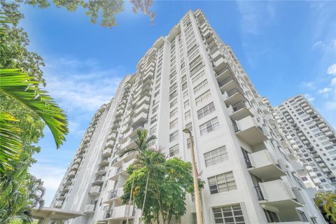 Condo in Aventura, Florida, 2 bedrooms  № 1232516 - photo 2