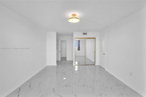 Condo in Aventura, Florida, 2 bedrooms  № 1232516 - photo 14