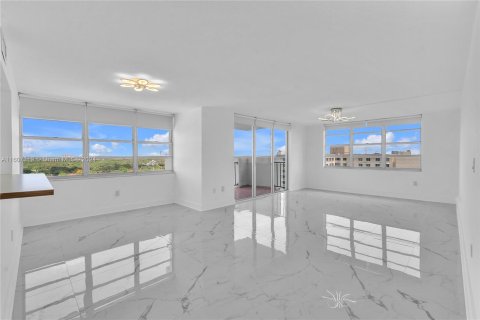 Condo in Aventura, Florida, 2 bedrooms  № 1232516 - photo 6