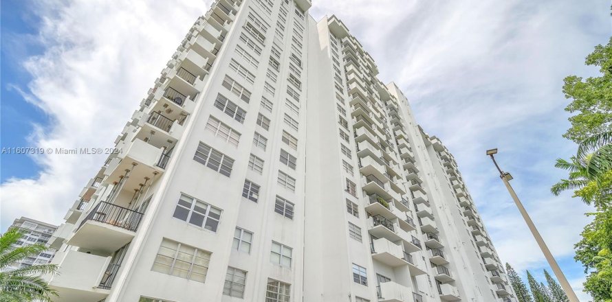 Condo in Aventura, Florida, 2 bedrooms  № 1232516