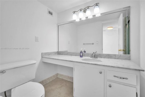 Condo in Aventura, Florida, 2 bedrooms  № 1232516 - photo 19