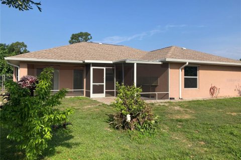 House in Punta Gorda, Florida 3 bedrooms, 158.68 sq.m. № 1105299 - photo 6