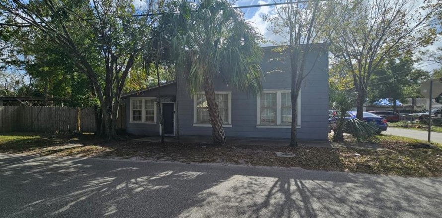 House in Tampa, Florida 4 bedrooms, 126.35 sq.m. № 1440968