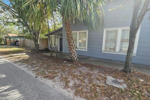 House in Tampa, Florida 4 bedrooms, 126.35 sq.m. № 1440968 - photo 3