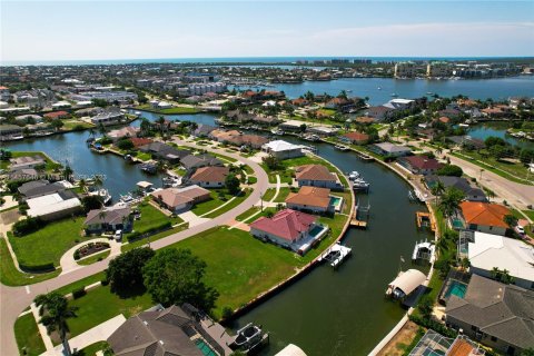 Купить земельный участок в Марко-Айленд, Флорида № 732650 - фото 4