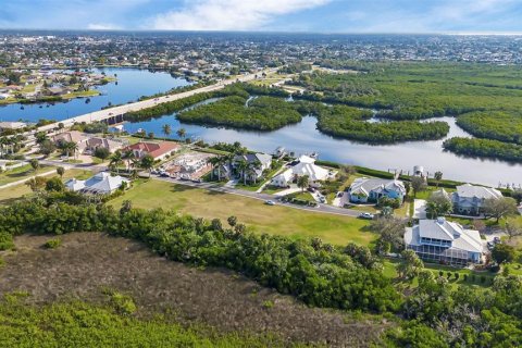 Terreno en venta en Port Charlotte, Florida № 990595 - foto 8