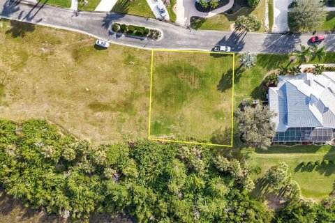 Terreno en venta en Port Charlotte, Florida № 990595 - foto 2