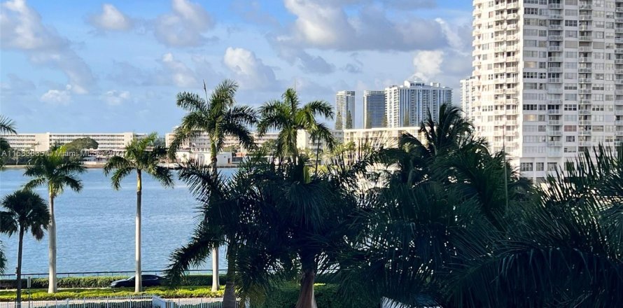 Condo in Aventura, Florida, 1 bedroom  № 1421430