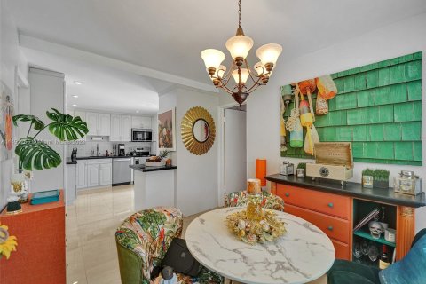 Villa ou maison à vendre à Oakland Park, Floride: 3 chambres, 121.52 m2 № 862506 - photo 20