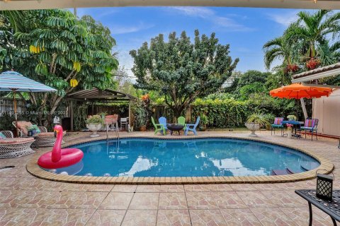 Villa ou maison à vendre à Oakland Park, Floride: 3 chambres, 121.52 m2 № 862506 - photo 3