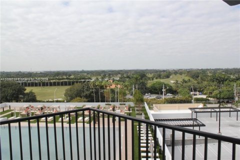 Copropriété à vendre à Doral, Floride: 1 chambre, 72.19 m2 № 1387978 - photo 1