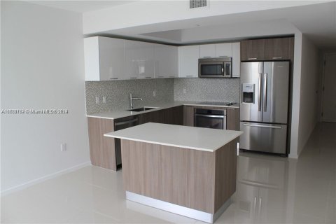 Condo in Doral, Florida, 1 bedroom  № 1387978 - photo 4