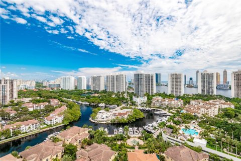 Condo in Aventura, Florida, 2 bedrooms  № 1387984 - photo 26