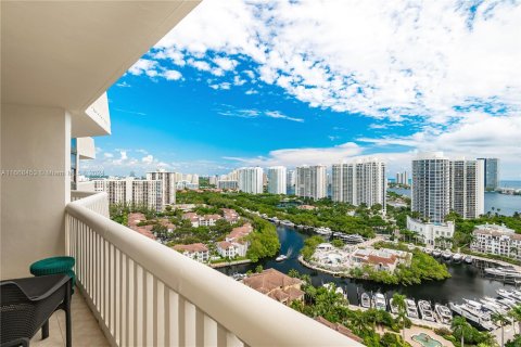 Condo in Aventura, Florida, 2 bedrooms  № 1387984 - photo 28