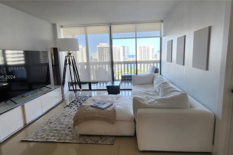 Condo in Aventura, Florida, 2 bedrooms  № 1387984 - photo 2