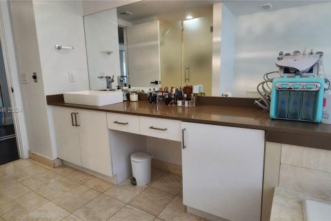 Copropriété à vendre à Aventura, Floride: 2 chambres, 114.27 m2 № 1387984 - photo 15