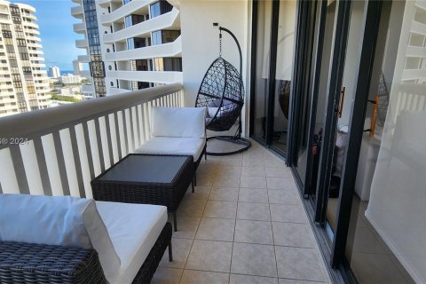 Condominio en venta en Aventura, Florida, 2 dormitorios, 114.27 m2 № 1387984 - foto 18