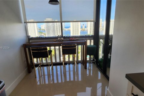 Copropriété à vendre à Aventura, Floride: 2 chambres, 114.27 m2 № 1387984 - photo 10