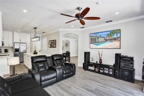 Villa ou maison à vendre à Miami, Floride: 4 chambres, 170.29 m2 № 1391718 - photo 29