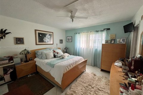 Condo in Hallandale Beach, Florida, 1 bedroom  № 1328581 - photo 18