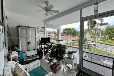 Condo in Hallandale Beach, Florida, 1 bedroom  № 1328581 - photo 5