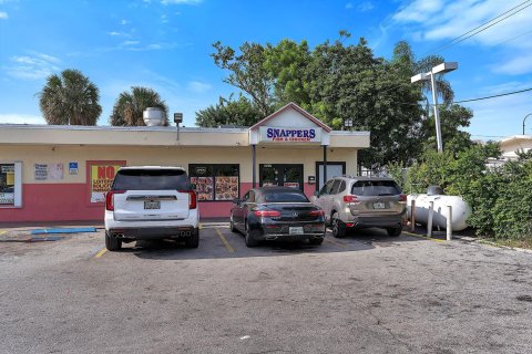 Commercial property in Lauderhill, Florida № 616469 - photo 21