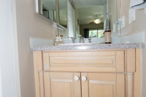 Condo in Stuart, Florida, 2 bedrooms  № 959675 - photo 8