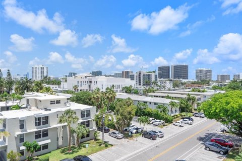 Condo in Bay Harbor Islands, Florida, 2 bedrooms  № 1171463 - photo 28