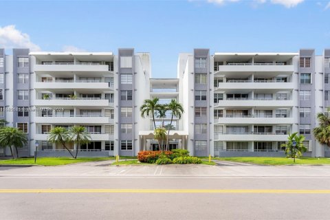 Condo in Bay Harbor Islands, Florida, 2 bedrooms  № 1171463 - photo 29