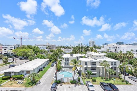 Condo in Bay Harbor Islands, Florida, 2 bedrooms  № 1171463 - photo 26