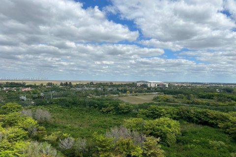 Condo in Sunrise, Florida, 2 bedrooms  № 1098078 - photo 15