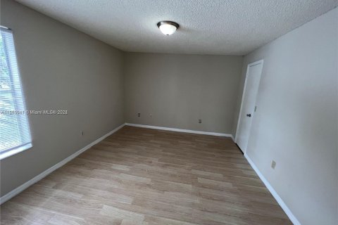 Condo in West Palm Beach, Florida, 2 bedrooms  № 1098037 - photo 4