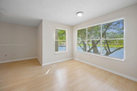 Condo in West Palm Beach, Florida, 2 bedrooms  № 1098037 - photo 15