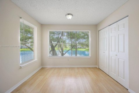 Condo in West Palm Beach, Florida, 2 bedrooms  № 1098037 - photo 17