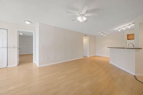 Condo in West Palm Beach, Florida, 2 bedrooms  № 1098037 - photo 19