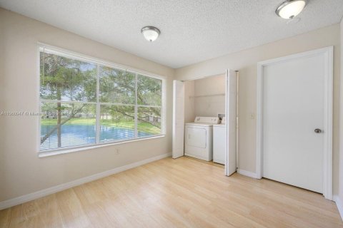 Condo in West Palm Beach, Florida, 2 bedrooms  № 1098037 - photo 16