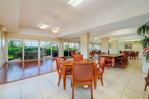 Copropriété à vendre à Fort Lauderdale, Floride: 2 chambres, 100.98 m2 № 638775 - photo 13