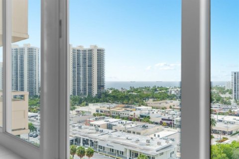 Copropriété à vendre à Fort Lauderdale, Floride: 2 chambres, 100.98 m2 № 638775 - photo 24