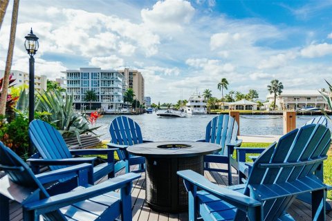 Copropriété à vendre à Fort Lauderdale, Floride: 2 chambres, 100.98 m2 № 638775 - photo 5