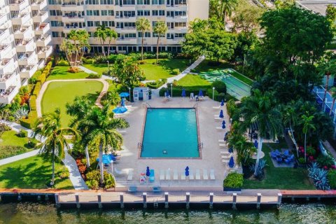 Copropriété à vendre à Fort Lauderdale, Floride: 2 chambres, 100.98 m2 № 638775 - photo 2