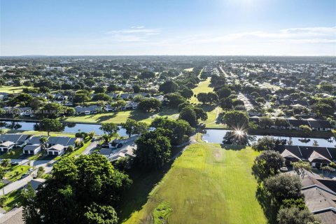 Condo in Tamarac, Florida, 2 bedrooms  № 1378981 - photo 28