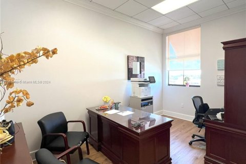 Propiedad comercial en venta en Coral Gables, Florida № 1379061 - foto 14