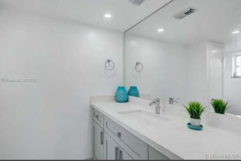 Condominio en venta en Miami, Florida, 2 dormitorios, 155.52 m2 № 1353723 - foto 6