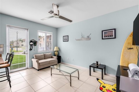 Townhouse in Miami Gardens, Florida 3 bedrooms, 147.62 sq.m. № 1353726 - photo 11