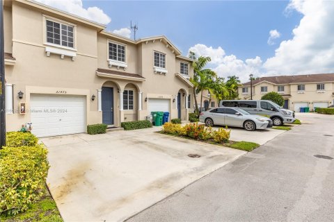 Townhouse in Miami Gardens, Florida 3 bedrooms, 147.62 sq.m. № 1353726 - photo 2