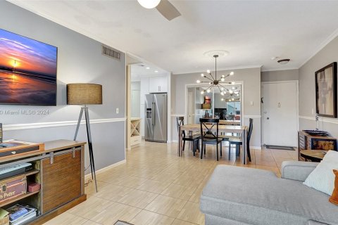 Condo in Fort Lauderdale, Florida, 2 bedrooms  № 1223895 - photo 4